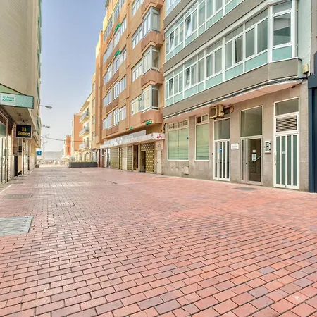 Apartment By Canteras Beach, Palmas